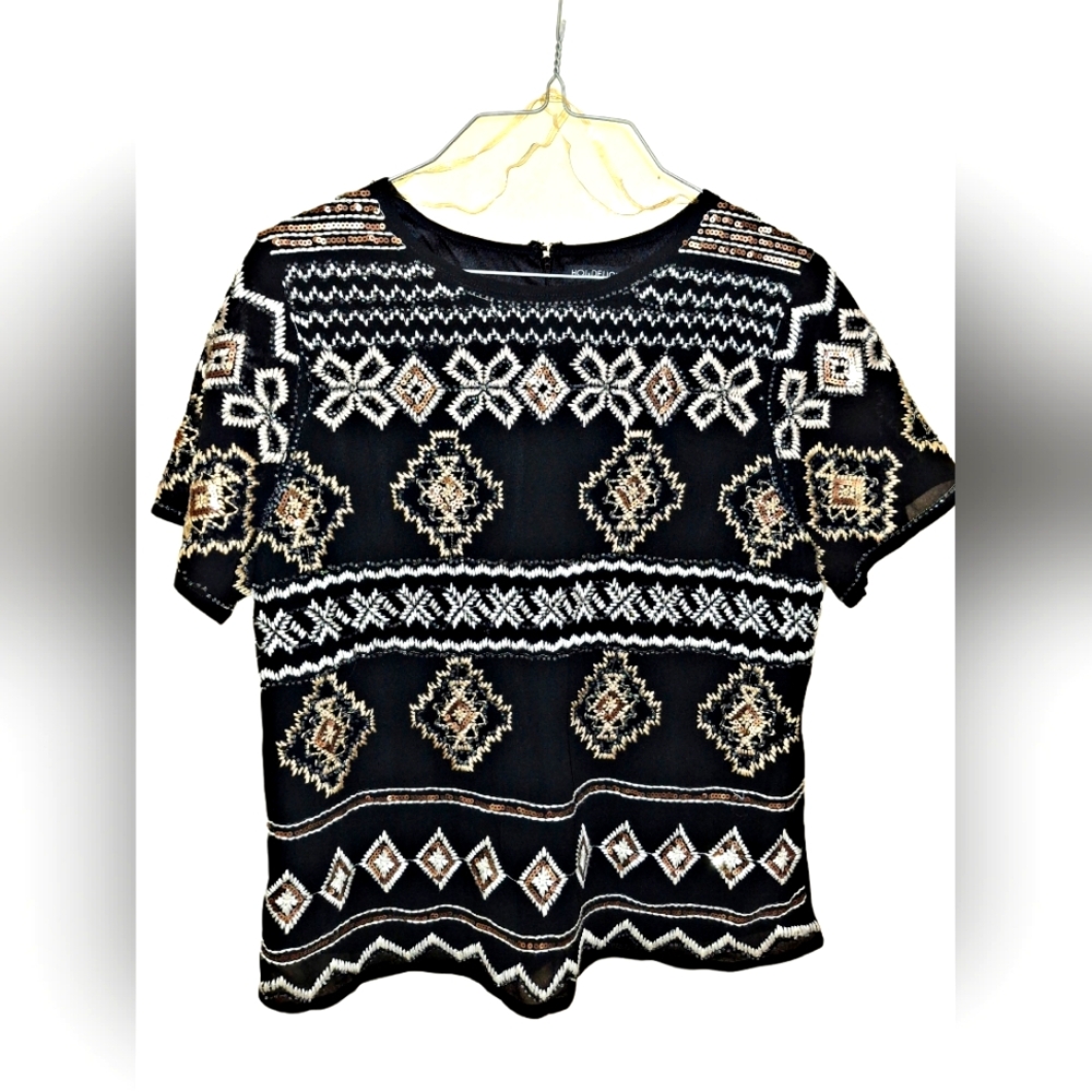 HOT & DELICIOUS BLACK & GOLD TOP